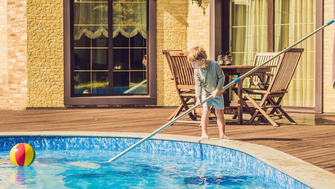7 Pool chores that any kid can do!