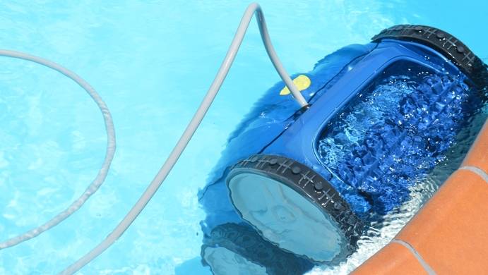 Are Robotic Pool Cleaners Worth It this Summer 2022 and 2023?